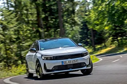 Πρεμιέρα στην Ελλάδα για το νέο Corsa GSE- Άνοιξαν οι παραγγελίες για το ηλεκτρικό hot hatch της Opel με τους 281 ίππους