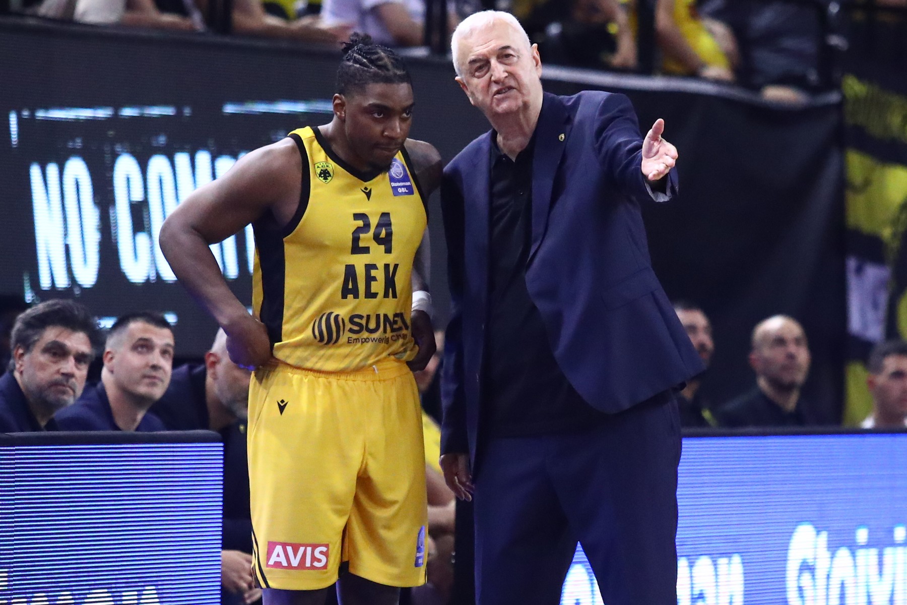 Η ΑΕΚ έχει μπροστά της ανηφόρα, όμως πάντα πείσμωνε όταν δεν την περίμενε κανείς                                          Η ΑΕΚ έχει μπροστά της ανηφόρα, όμως πάντα πείσμωνε όταν δεν την περίμενε κανείς