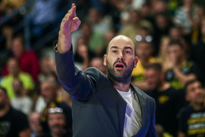 Χείμαρρος Σπανούλης: "Παίκτες ξαφνικά ξέχασαν το μπάσκετ - Είναι ντροπή για τον κόσμο που μας χειροκρότησε"