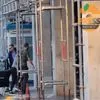 Σκάνδαλο στο μπάσκετ: Η στιγμή της προσαγωγής της Βάσως Τσαρούχα στη ΓΑΔΑ