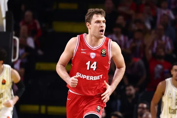 Ολυμπιακός – Φενέρμπαχτσε 61-64: Λύγισαν στο φινάλε οι συγκινητικοί Πειραιώτες