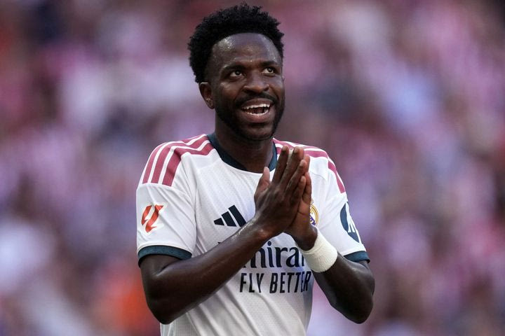 Ρεάλ Μαδρίτης: Κινδυνεύει να χάσει το clasico ο Βινίσιους μετά την αποβολή του