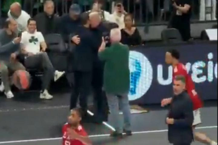 EuroLeague: H αγκαλιά του Ομπράντοβιτς με τον Ιτούδη και η ζεστή συνομιλία