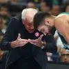 Ο Γκαστόνε, ο GOAT και τα κοκόρια που γεννάνε